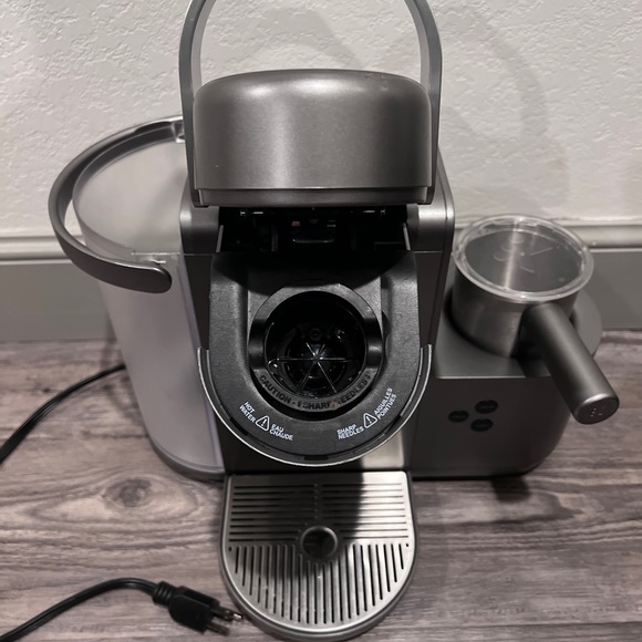 Keurig coffee/latte/cappuccino maker - Picture 3 of 4